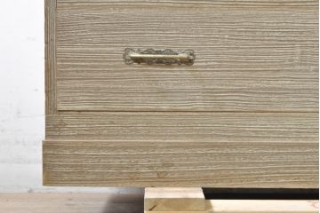 和製ビンテージ　国産　職人手造り品　鹿モチーフの細やかな装飾金具が上品な総桐箪笥(並厚、桐たんす、和タンス、着物箪笥、衣装箪笥、収納たんす、引き出し、ヴィンテージ)(R-074027)