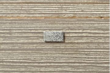 和製ビンテージ　国産　職人手造り品　鹿モチーフの細やかな装飾金具が上品な総桐箪笥(並厚、桐たんす、和タンス、着物箪笥、衣装箪笥、収納たんす、引き出し、ヴィンテージ)(R-074027)