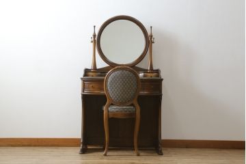 中古　松永工房　アンジュ　クラシカルな雰囲気漂うドレッサーとチェアのセット(化粧台、鏡台、ミラー、イス、椅子)(R-074028)