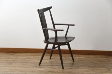 中古　美品　柏木工(カシワ木工、KASHIWA)　希少な廃盤品　ナラ材　身体に馴染むデザインと落ち着いた色味が魅力的なアームチェア(ダイニングチェア、板座チェア、椅子、イス、いす)(R-074030)
