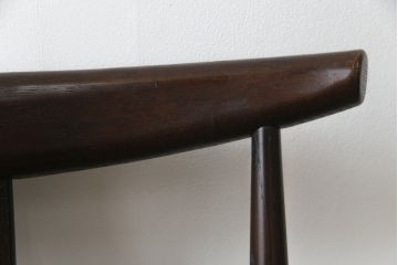 中古　美品　柏木工(カシワ木工、KASHIWA)　希少な廃盤品　ナラ材　身体に馴染むデザインと落ち着いた色味が魅力的なアームチェア(ダイニングチェア、板座チェア、椅子、イス、いす)(R-074030)