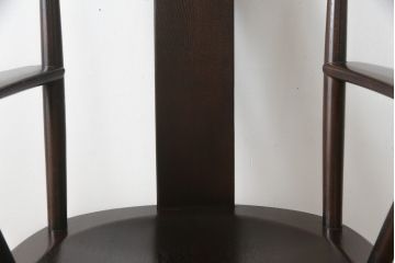 中古　美品　柏木工(カシワ木工、KASHIWA)　希少な廃盤品　ナラ材　身体に馴染むデザインと落ち着いた色味が魅力的なアームチェア(ダイニングチェア、板座チェア、椅子、イス、いす)(R-074030)