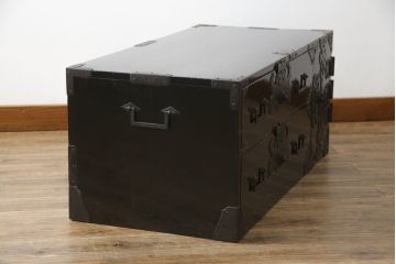 和製アンティーク　美品　上手物　人気の角手引き手の庄内箪笥ローボード(テレビ台、テレビボード、時代箪笥、整理タンス、収納たんす、ローチェスト、引き出し)(R-074035)
