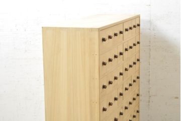 和製ビンテージ　国産　職人手造り　引き出し56杯!　小物整理に活躍してくれる上品な総桐薬箪笥(小物収納、総桐箪笥、総桐たんす、整理箪笥、チェスト、ヴィンテージ)(R-074036)