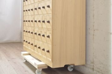 和製ビンテージ　国産　職人手造り　引き出し56杯!　小物整理に活躍してくれる上品な総桐薬箪笥(小物収納、総桐箪笥、総桐たんす、整理箪笥、チェスト、ヴィンテージ)(R-074036)