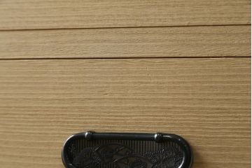 中古　美品　指物士 村山三男　品のある佇まいが魅力的な加茂総桐箪笥(並厚、チェスト、総桐たんす、小袖箪笥、和タンス、衣装箪笥、収納箪笥、整理箪笥、引き出し6杯)(R-074040)