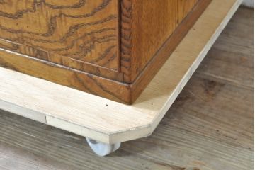 和製ビンテージ　高級品!!　指物工芸家具　前面タモ材　天板側面キハダ材　趣のある佇まいが魅力的な引き出し五杯の小引き出し(チェスト、和タンス、収納箪笥、整理箪笥、小物収納、卓上収納、ヴィンテージ)(R-074041)