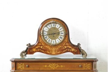 中古　銀座和光取り扱い　ドイツ　Hermle(ヘルムレ)社製時計(ゼンマイ式、8日巻き、ウエストミンスターチャイム)　イタリア　ARTEM(アルテム)社製　クラシック象嵌入りの置き時計(置時計)(定価約47万円)(R-074044)