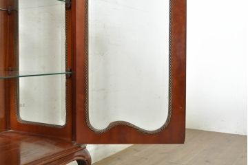 中古　銀座和光取り扱い　ドイツ　Hermle(ヘルムレ)社製の時計付き(ゼンマイ式、8日巻き、ウエストミンスターチャイム)　イタリア　ARTEM(アルテム)社製　クラシック象嵌入りのホールクロックキャビネット(ガラスケース、ショーケース、収納棚、戸棚、飾り棚、置き時計、置時計)(定価約80万円)(R-074045)