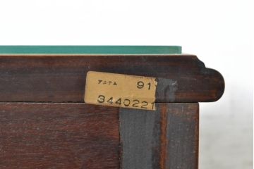 中古　銀座和光取り扱い　ドイツ　Hermle(ヘルムレ)社製の時計付き(ゼンマイ式、8日巻き、ウエストミンスターチャイム)　イタリア　ARTEM(アルテム)社製　クラシック象嵌入りのホールクロックキャビネット(ガラスケース、ショーケース、収納棚、戸棚、飾り棚、置き時計、置時計)(定価約80万円)(R-074045)