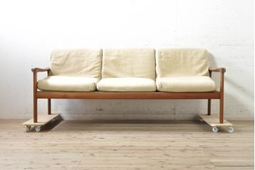 デンマークビンテージ　レア!!　komfort　チーク材　ナチュラルテイストのお部屋におすすめの3人掛けソファ(3P、三人掛け、3シーター、トリプルソファ、アームソファ、北欧、ヴィンテージ)(R-074046)
