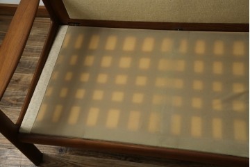 デンマークビンテージ　レア!!　komfort　チーク材　ナチュラルテイストのお部屋におすすめの3人掛けソファ　(R-074046)