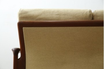 デンマークビンテージ　レア!!　komfort　チーク材　ナチュラルテイストのお部屋におすすめの3人掛けソファ　(R-074046)