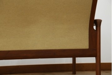 デンマークビンテージ　レア!!　komfort　チーク材　ナチュラルテイストのお部屋におすすめの3人掛けソファ　(R-074046)