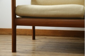 デンマークビンテージ　レア!!　komfort　チーク材　ナチュラルテイストのお部屋におすすめの3人掛けソファ　(R-074046)