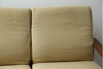 デンマークビンテージ　レア!!　komfort　チーク材　ナチュラルテイストのお部屋におすすめの3人掛けソファ　(R-074046)