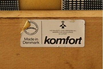 デンマークビンテージ　レア!!　komfort　チーク材　ナチュラルテイストのお部屋におすすめの3人掛けソファ　(R-074046)