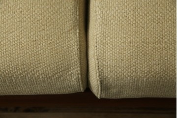 デンマークビンテージ　レア!!　komfort　チーク材　ナチュラルテイストのお部屋におすすめの3人掛けソファ　(R-074046)