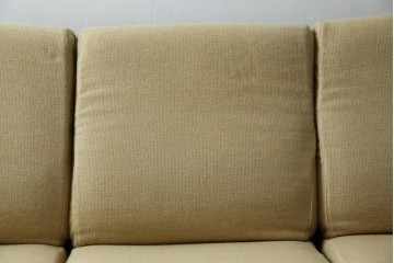 デンマークビンテージ　レア!!　komfort　チーク材　ナチュラルテイストのお部屋におすすめの3人掛けソファ　(R-074046)