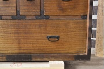 和製アンティーク　上手物!!　前面桐材　他欅(ケヤキ)材　趣のある佇まいが魅力的な観音開き扉の帳場箪笥(観音箪笥、時代箪笥、小物収納、収納箪笥、整理箪笥、引き出し)(R-074047)