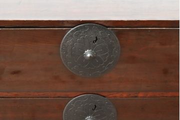 和製アンティーク　前面栗材　和の空間を引き立てる米沢箪笥ローボード(和たんす、時代箪笥、収納タンス、衣装箪笥、テレビ台、テレビボード、ローチェスト、引き出し)(R-074048)