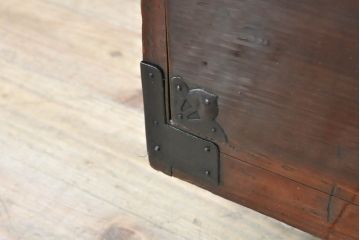 和製アンティーク　前面栗材　和の空間を引き立てる米沢箪笥ローボード(和たんす、時代箪笥、収納タンス、衣装箪笥、テレビ台、テレビボード、ローチェスト、引き出し)(R-074048)