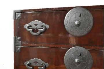 和製アンティーク　前面栗材　和の空間を引き立てる重ね米沢箪笥(重ね箪笥、和たんす、時代箪笥、衣装箪笥、収納タンス、引き出し)(R-074050)