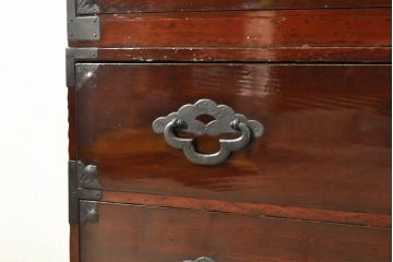 和製アンティーク　前面栗材　和の空間を引き立てる重ね米沢箪笥(重ね箪笥、和たんす、時代箪笥、衣装箪笥、収納タンス、引き出し)(R-074050)
