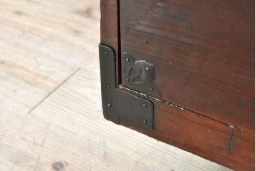 和製アンティーク　前面栗材　和の空間を引き立てる重ね米沢箪笥(重ね箪笥、和たんす、時代箪笥、衣装箪笥、収納タンス、引き出し)(R-074050)