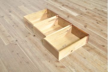 和製アンティーク　前面栗材　桜丸金具　使い込まれた風合いが味わい深い重ね米沢箪笥(収納箪笥、衣装箪笥、時代箪笥、重ね箪笥、引き出し)(R-074053)