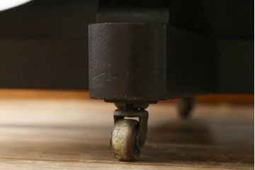 イギリスアンティーク　マホガニー材　落ち着いた木の色味が魅力的!! 透かし彫り入りのリボルビングブックシェルフ(ブックケース、本棚、書棚、回転式、マガジンラック、英国)(R-074054)