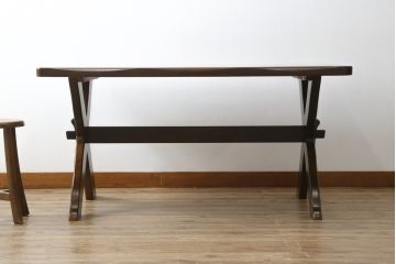 中古　希少な廃盤品　カリモク家具(karimoku)　ルスティック(RUSTIC)　柔らかな曲線が優しい雰囲気を醸し出すダイニングテーブル(食卓、4人掛け)(R-074055)