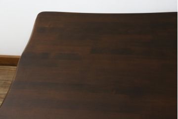 中古　希少な廃盤品　カリモク家具(karimoku)　ルスティック(RUSTIC)　柔らかな曲線が優しい雰囲気を醸し出すダイニングテーブル(食卓、4人掛け)(R-074055)