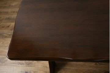 中古　希少な廃盤品　カリモク家具(karimoku)　ルスティック(RUSTIC)　柔らかな曲線が優しい雰囲気を醸し出すダイニングテーブル(食卓、4人掛け)(R-074055)