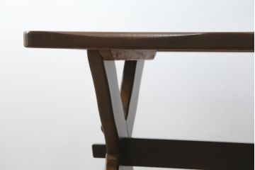 中古　希少な廃盤品　カリモク家具(karimoku)　ルスティック(RUSTIC)　柔らかな曲線が優しい雰囲気を醸し出すダイニングテーブル(食卓、4人掛け)(R-074055)