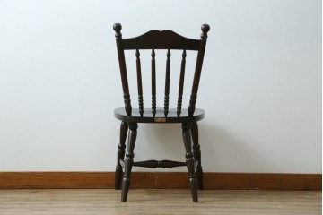 中古　北海道民芸家具　クラシカルな雰囲気を醸し出すダイニングチェア　(R-074056)