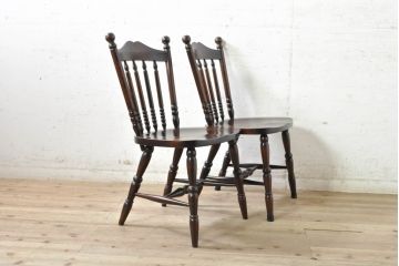 中古　北海道民芸家具　クラシカルな雰囲気を醸し出すダイニングチェア2脚セット(椅子、板座チェア)(R-074056)