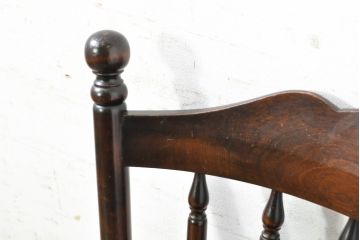 中古　北海道民芸家具　クラシカルな雰囲気を醸し出すダイニングチェア2脚セット(椅子、板座チェア)(R-074056)