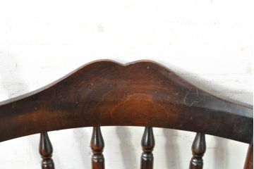 中古　北海道民芸家具　クラシカルな雰囲気を醸し出すダイニングチェア2脚セット(椅子、板座チェア)(R-074056)