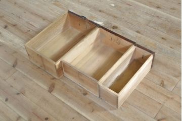 和製アンティーク　前面欅(ケヤキ)材　使い込まれた風合いが味わい深い上手金具の仙台箪笥(時代箪笥、収納タンス、衣装箪笥、引き出し、チェスト)(R-074059)