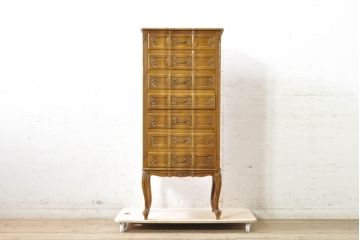 中古　イタリア高級家具　ロココ調　Mario Colciago&Figli(マリオ・コルチャゴ)　華やかな空間づくりにおすすめの彫刻入り縦型ハイチェスト(ランジェリーチェスト、サイドチェスト、引き出し)(R-074063)