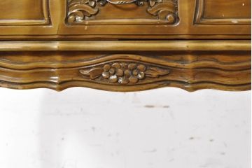 中古　イタリア高級家具　ロココ調　Mario Colciago&Figli(マリオ・コルチャゴ)　華やかな空間づくりにおすすめの彫刻入り縦型ハイチェスト(ランジェリーチェスト、サイドチェスト、引き出し)(R-074063)