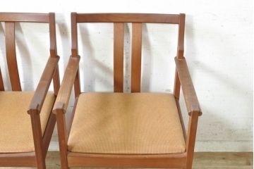 和製ビンテージ　チーク材　シンプルで洗練されたデザインが魅力的なダイニングチェア2脚セット(アームチェア、椅子、イス、ヴィンテージ)(R-074067)