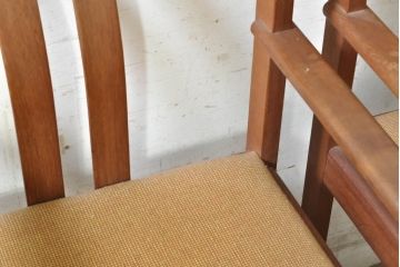 和製ビンテージ　チーク材　シンプルで洗練されたデザインが魅力的なダイニングチェア2脚セット(アームチェア、椅子、イス、ヴィンテージ)(R-074067)