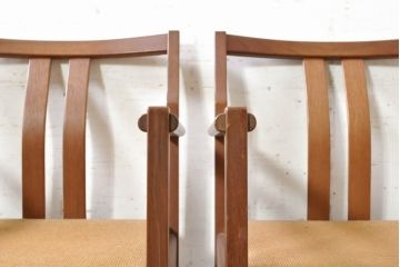 和製ビンテージ　チーク材　シンプルで洗練されたデザインが魅力的なダイニングチェア2脚セット(アームチェア、椅子、イス、ヴィンテージ)(R-074067)