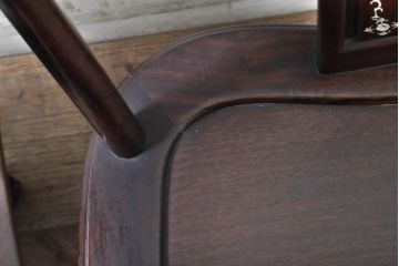 和製ビンテージ　螺鈿(ラデン)細工　象嵌入り　凝ったデザインが目を惹くアームチェア2脚セット(ラウンジチェア、ダイニングチェア、板座チェア、椅子、イス、ヴィンテージ)(R-074072)