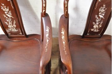 和製ビンテージ　螺鈿(ラデン)細工　象嵌入り　凝ったデザインが目を惹くアームチェア2脚セット(ラウンジチェア、ダイニングチェア、板座チェア、椅子、イス、ヴィンテージ)(R-074073)