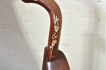 和製ビンテージ　螺鈿(ラデン)細工　象嵌入り　凝ったデザインが目を惹くアームチェア2脚セット(ラウンジチェア、ダイニングチェア、板座チェア、椅子、イス、ヴィンテージ)(R-074073)