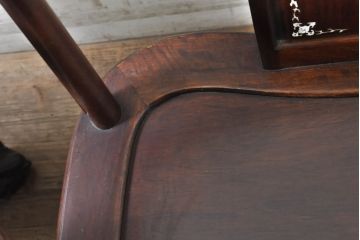 和製ビンテージ　螺鈿(ラデン)細工　象嵌入り　凝ったデザインが目を惹くアームチェア2脚セット(ラウンジチェア、ダイニングチェア、板座チェア、椅子、イス、ヴィンテージ)(R-074073)