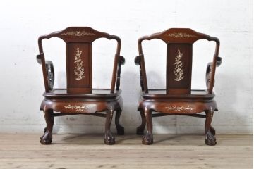 和製ビンテージ　螺鈿(ラデン)細工　象嵌入り　凝ったデザインが目を惹くアームチェア2脚セット(ラウンジチェア、ダイニングチェア、板座チェア、椅子、イス、ヴィンテージ)(R-074073)